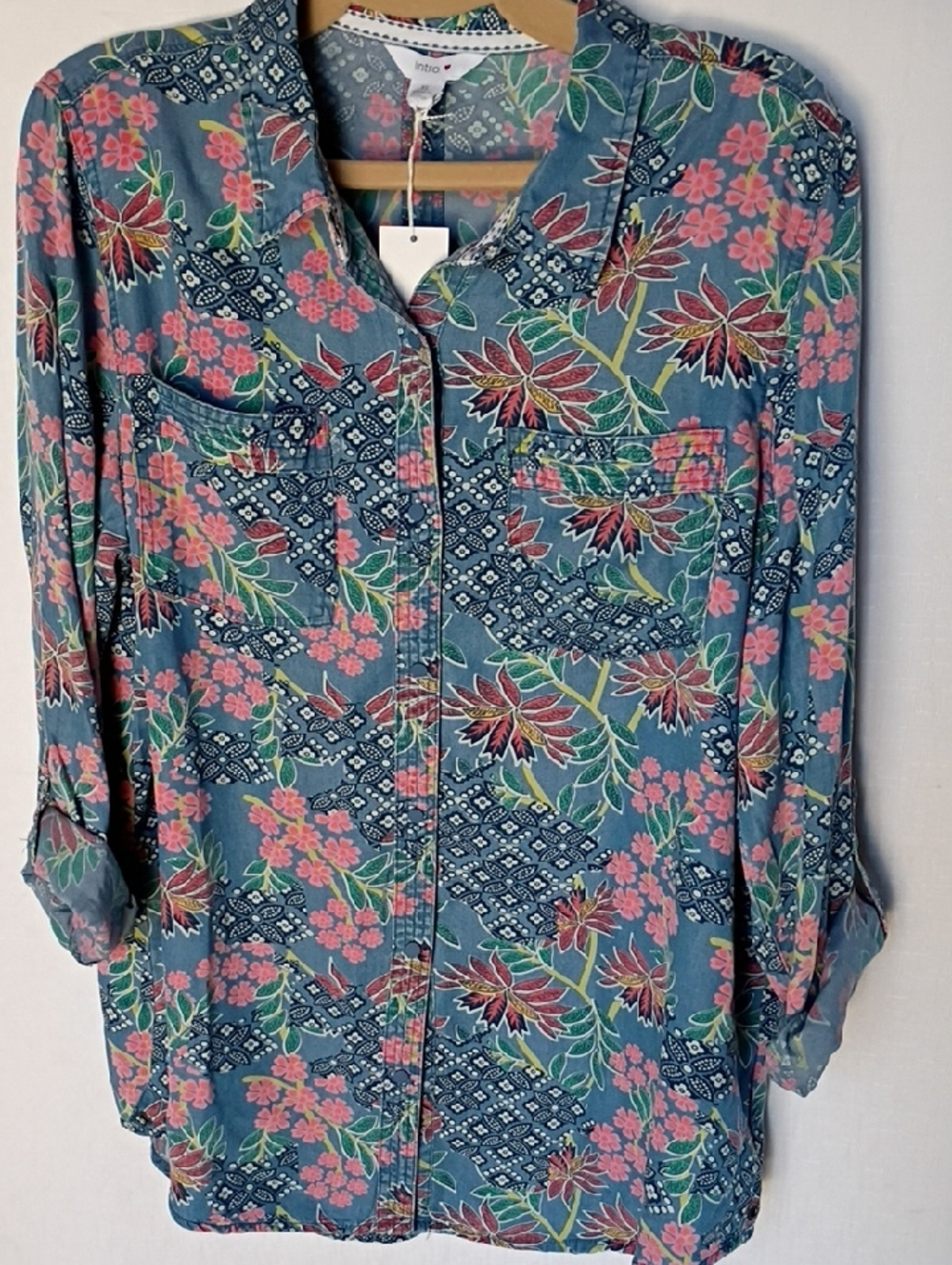 intro. Love The Fit Women's Shirt Button-Front with Pink Blooms Size XL - Picture 1 of 10